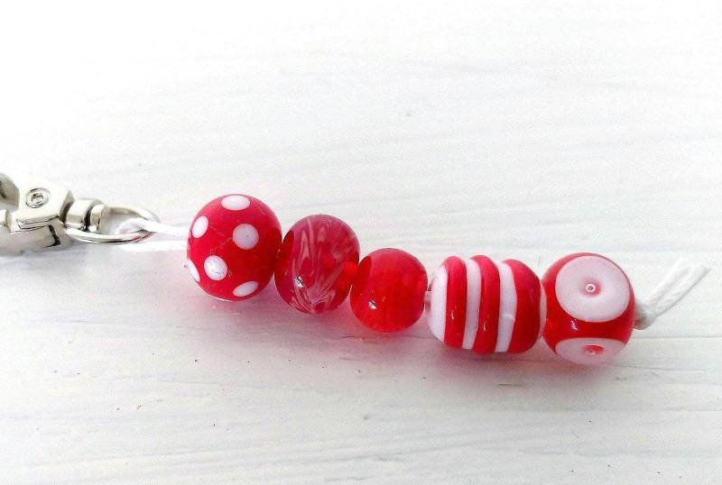 Glas Taschenanhänger Schlüsselanhänger Rot Mit Handgefertigten Glasperlen Glas Taschenanhänger Schlüsselanhänger Rot Mit Handgefertigten Glasperlen von Glasperlendreherei
