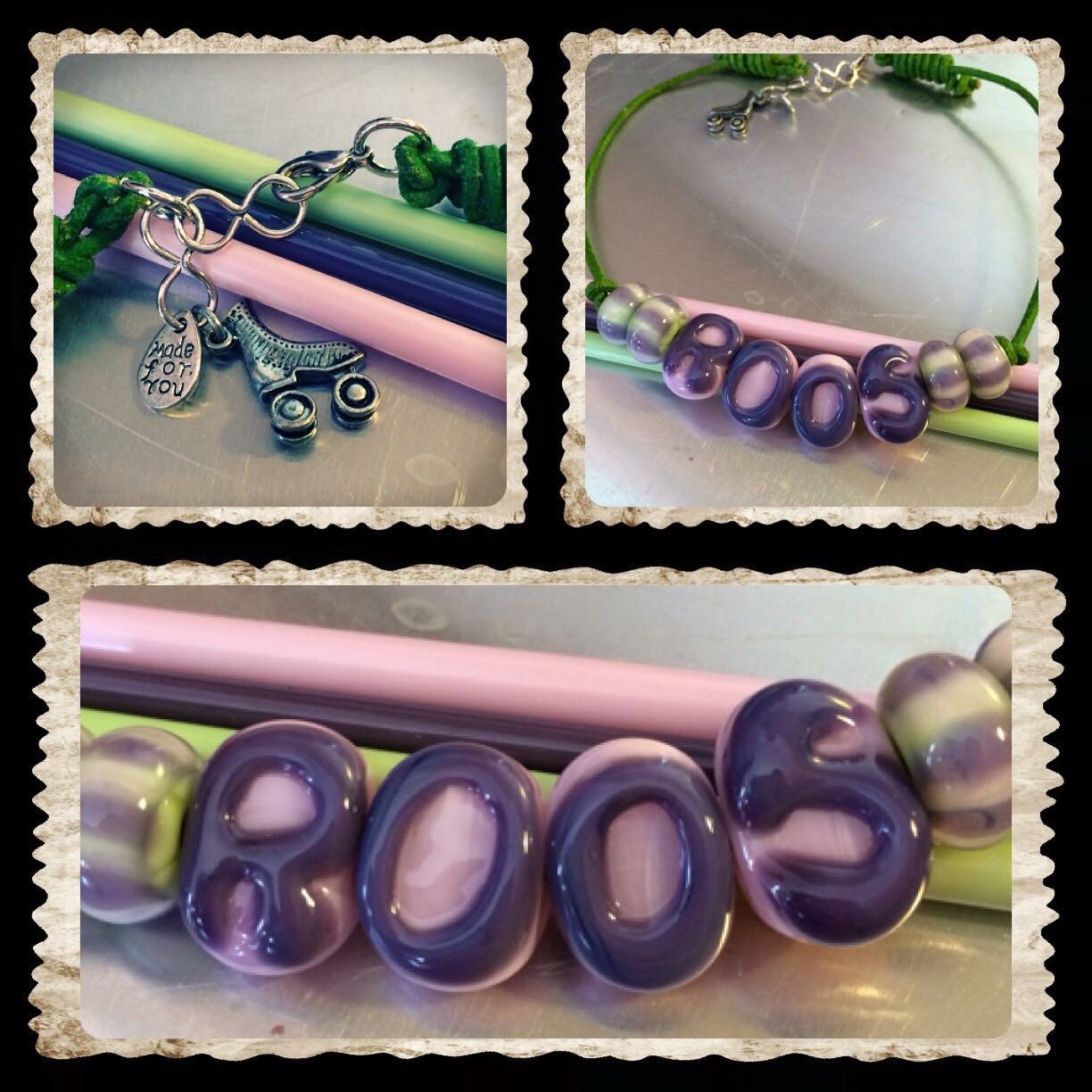 Name-Halskette-Lampwork-Beads Leder Zeichenfolge 4 Perlen Name-Halskette-Lampwork-Beads Leder Zeichenfolge 4 Perlen von GlassByRenske
