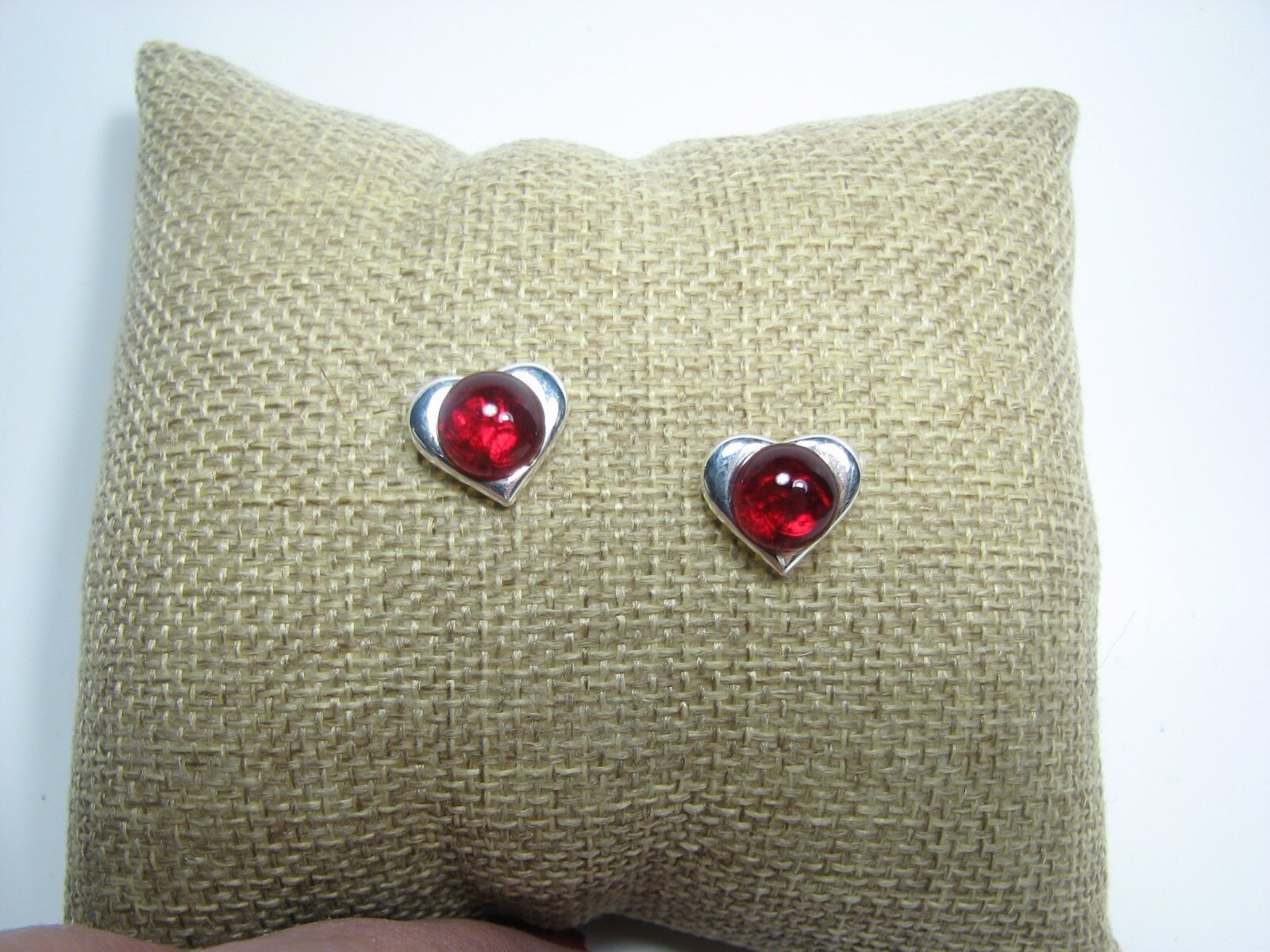 Verschmolzen Glas Ohrstecker - Stolzes Herz von GlassDesignsCafe