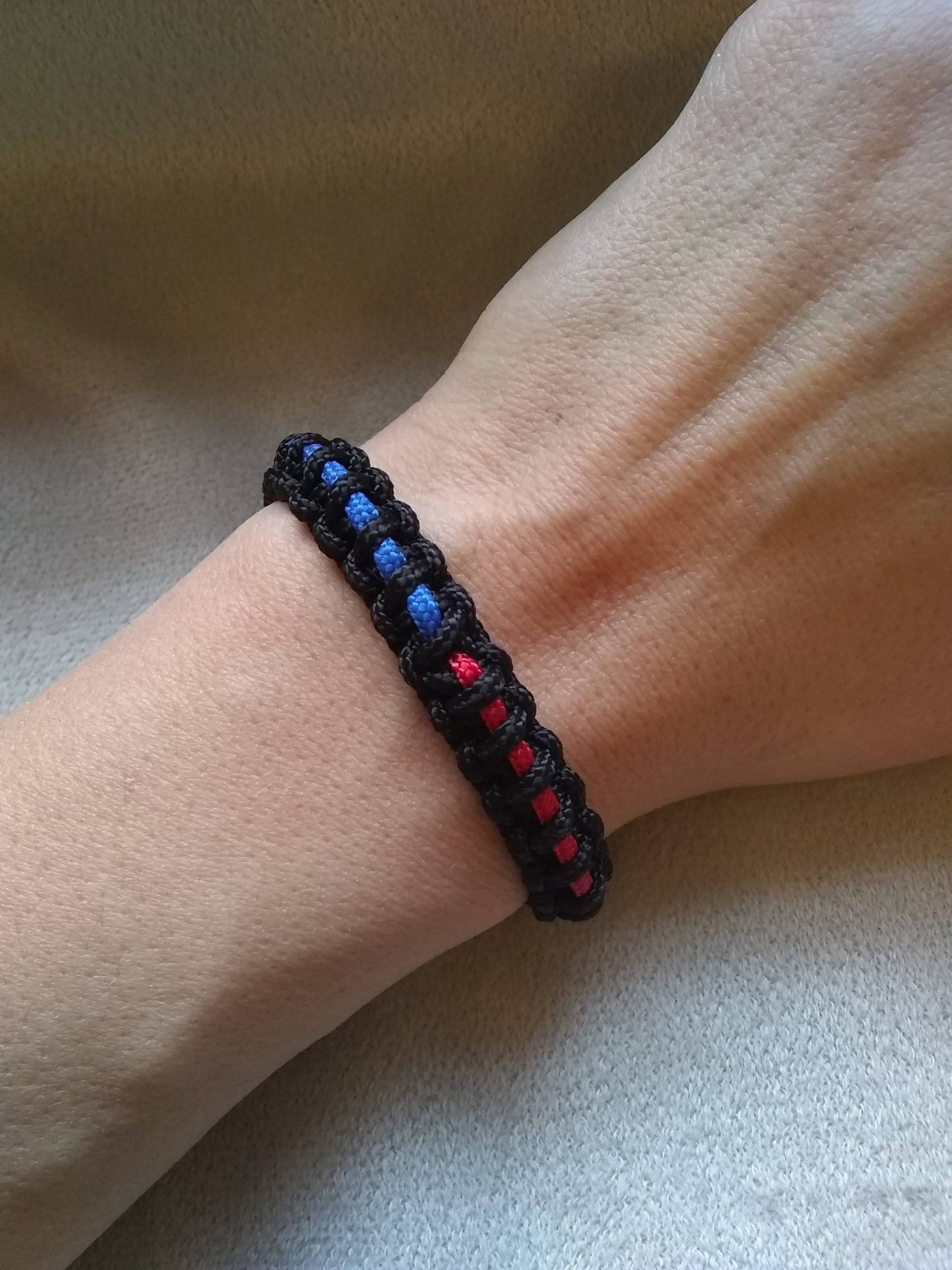 Dünnes Blau/Rotes Paracord Armband Zur Polizeiarbeit Dünnes Blau/Rotes Paracord Armband Zur Polizeiarbeit von GlassFamilyCorner