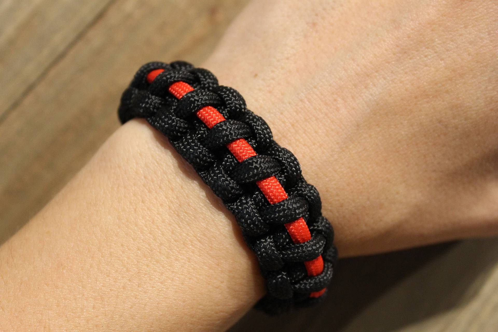 Dünnes Rotes Line Custom Firefighter Support Paracord Armband Dünnes Rotes Line Custom Firefighter Support Paracord Armband von GlassFamilyCorner
