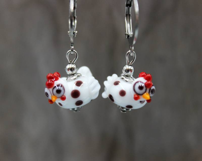 Ostern Ohrringe Ohrhänger Perlen Henne Huhn Weiß Polka Dots Lampwork Edelstahl #l049 von GlassJewelsDE