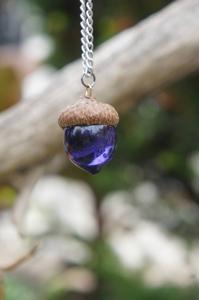 Lila Glas Anhänger Mit Eichel Lila Glas Anhänger Mit Eichel von GlassManCometh