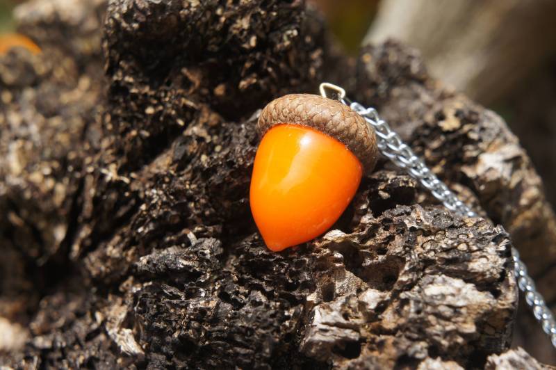 Orange Crayon Glas Eichel-Anhänger Orange Crayon Glas Eichel-Anhänger von GlassManCometh