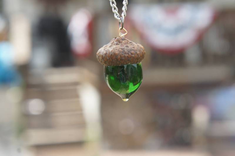 Transparent Grün Glas Anhänger Mit Eichel Transparent Grün Glas Anhänger Mit Eichel von GlassManCometh