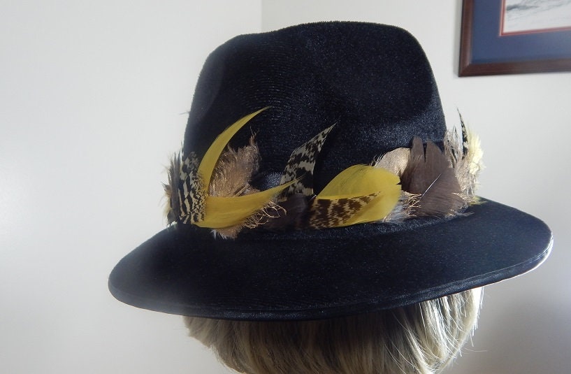 Federhutband - Rustikales Cowboyhutband Gold, Tan Und Natürliche Federhut Accessoire Federhutband - Rustikales Cowboyhutband Gold, Tan Und Natürliche Federhut Accessoire von GlassPlumes