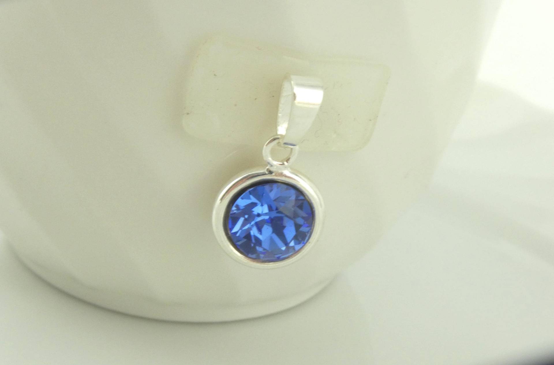 925 Anhänger Silber Blau Sapphire Swarovski 8mm 925 Anhänger Silber Blau Sapphire Swarovski 8mm von GlasschmuckBirgitH