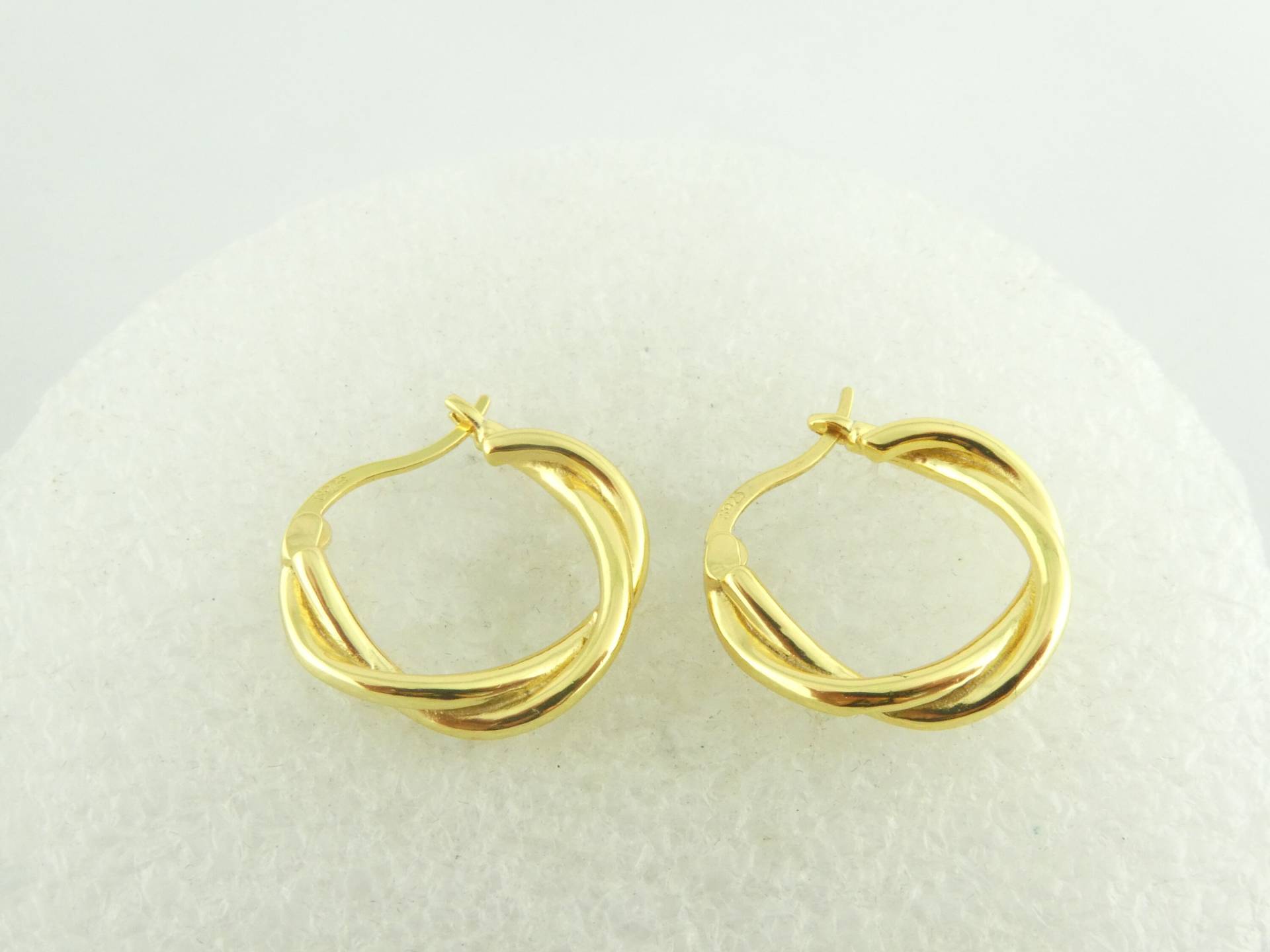 925 Creolen Ohrringe 18K Gold Gedreht Rund Minimalistisch 20mm, Creolen Gold von GlasschmuckBirgitH