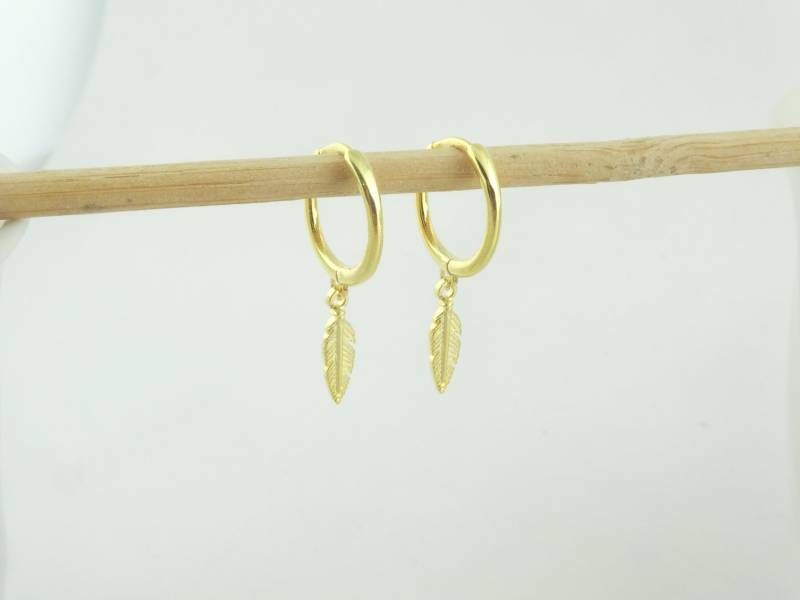 925 Creolen Ohrringe Gold Feder Blatt 925 Creolen Ohrringe Gold Feder Blatt von GlasschmuckBirgitH