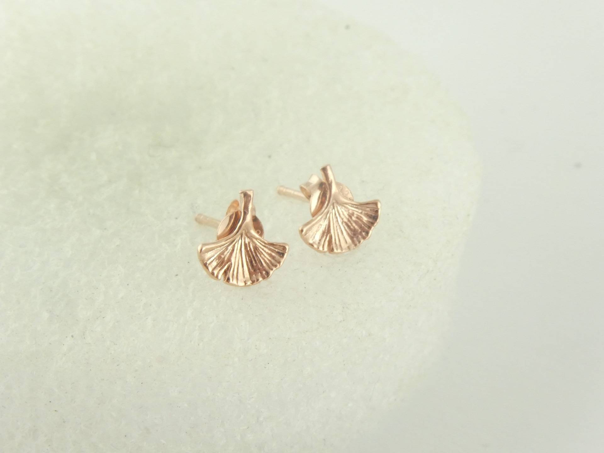 925 Ohrstecker Ohrringe Rosegold Ginkgoblatt Minimalist 9mm, Kleine von GlasschmuckBirgitH