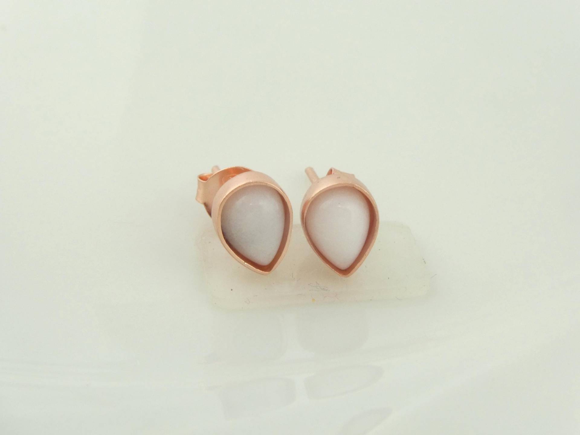 925 Ohrstecker Ohrringe Rosegold Weiß Jade Tropfen von GlasschmuckBirgitH