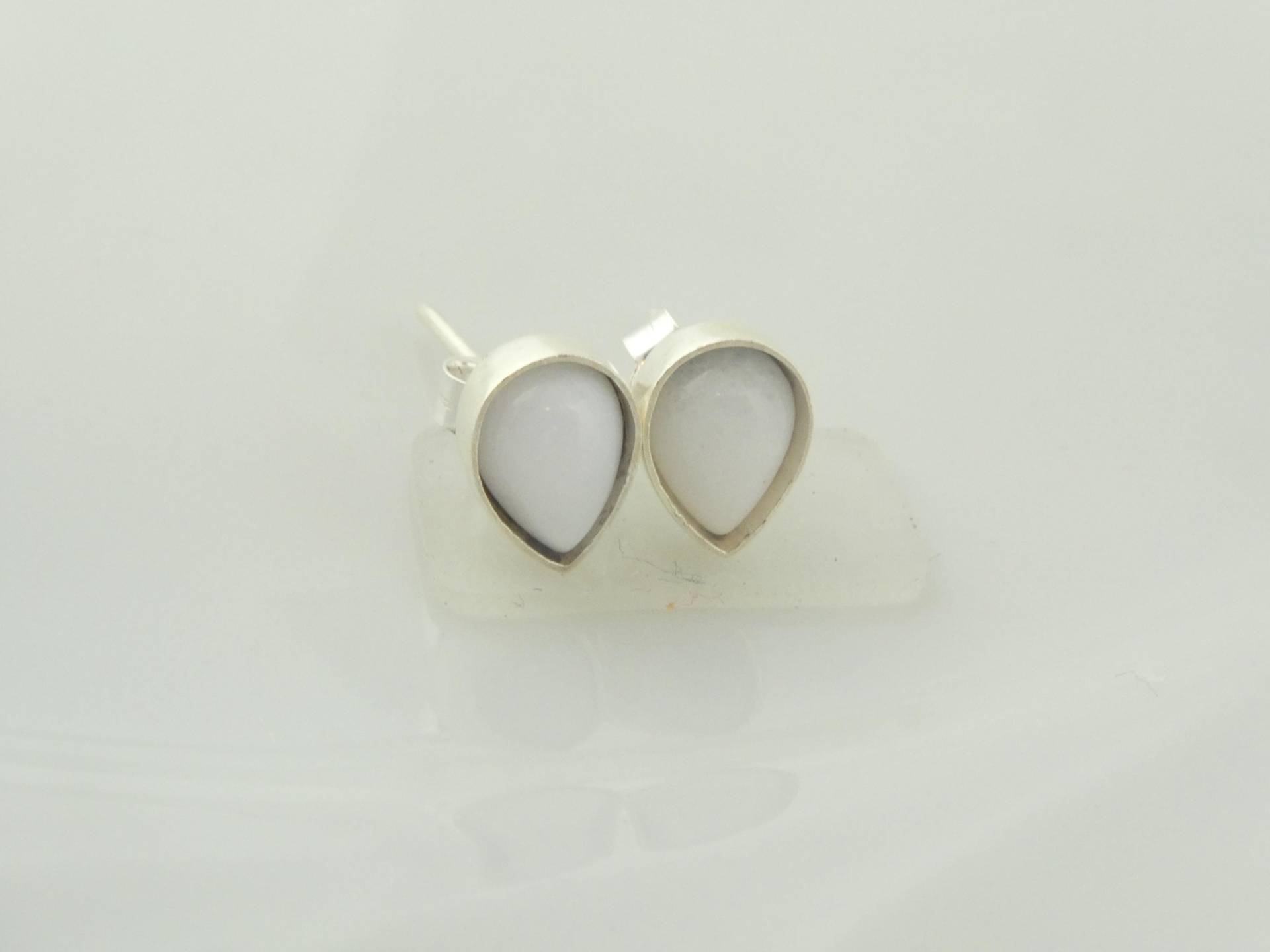 925 Ohrstecker Ohrringe Silber Weiß Jade Tropfen 925 Ohrstecker Ohrringe Silber Weiß Jade Tropfen von GlasschmuckBirgitH
