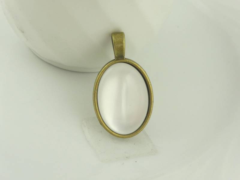 Anhänger Bronze Weiß Perlmutt Opal 25x18mm Anhänger Bronze Weiß Perlmutt Opal 25x18mm von GlasschmuckBirgitH