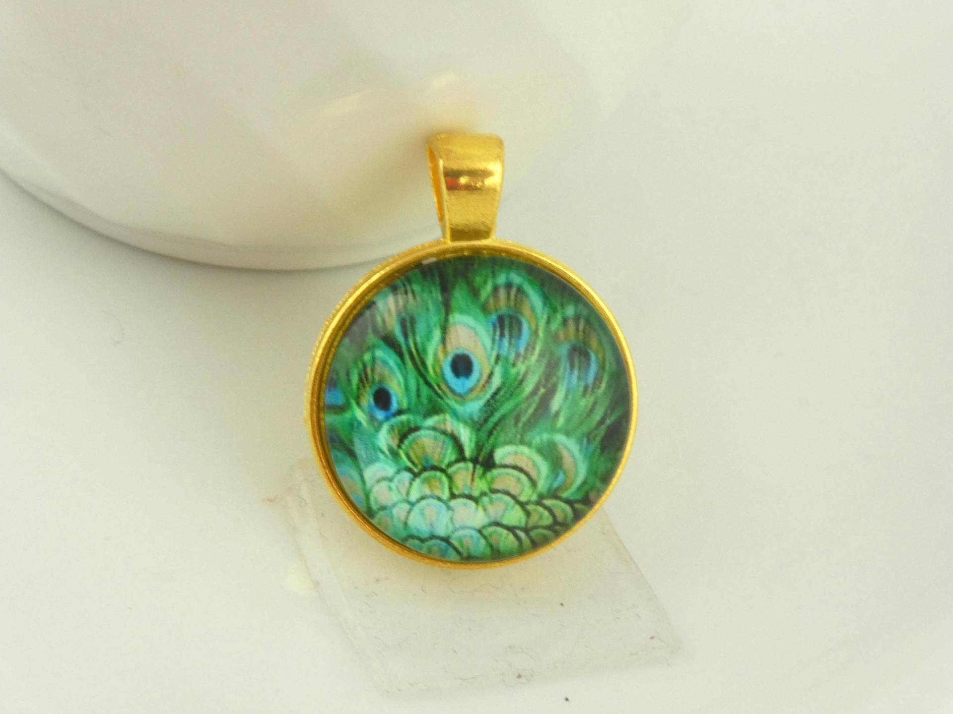 Anhänger Gold Grün Pfauenfeder 20mm von GlasschmuckBirgitH