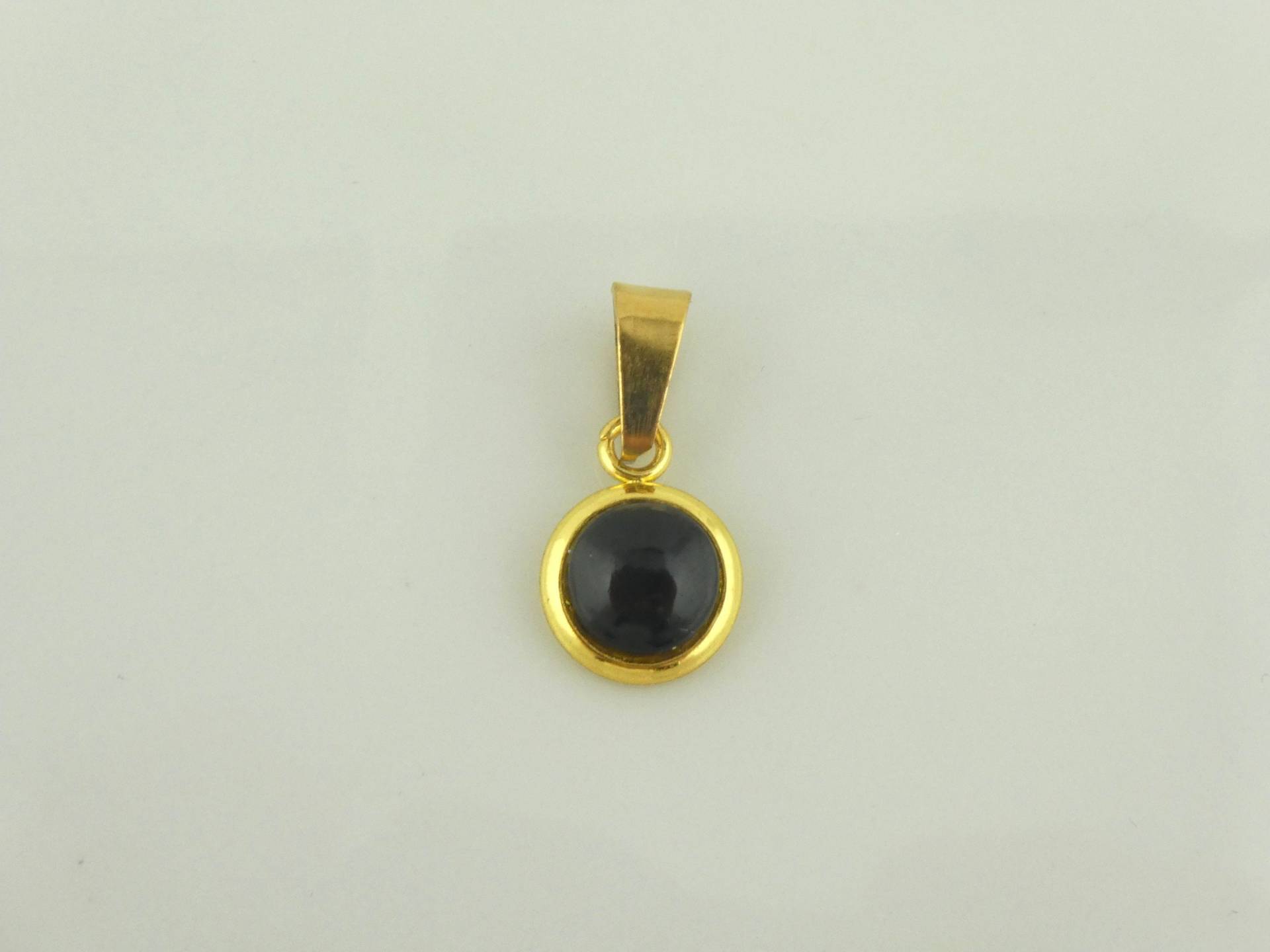 Anhänger Gold Schwarz Stein Mini 6mm Edelstahl Anhänger Gold Schwarz Stein Mini 6mm Edelstahl von GlasschmuckBirgitH