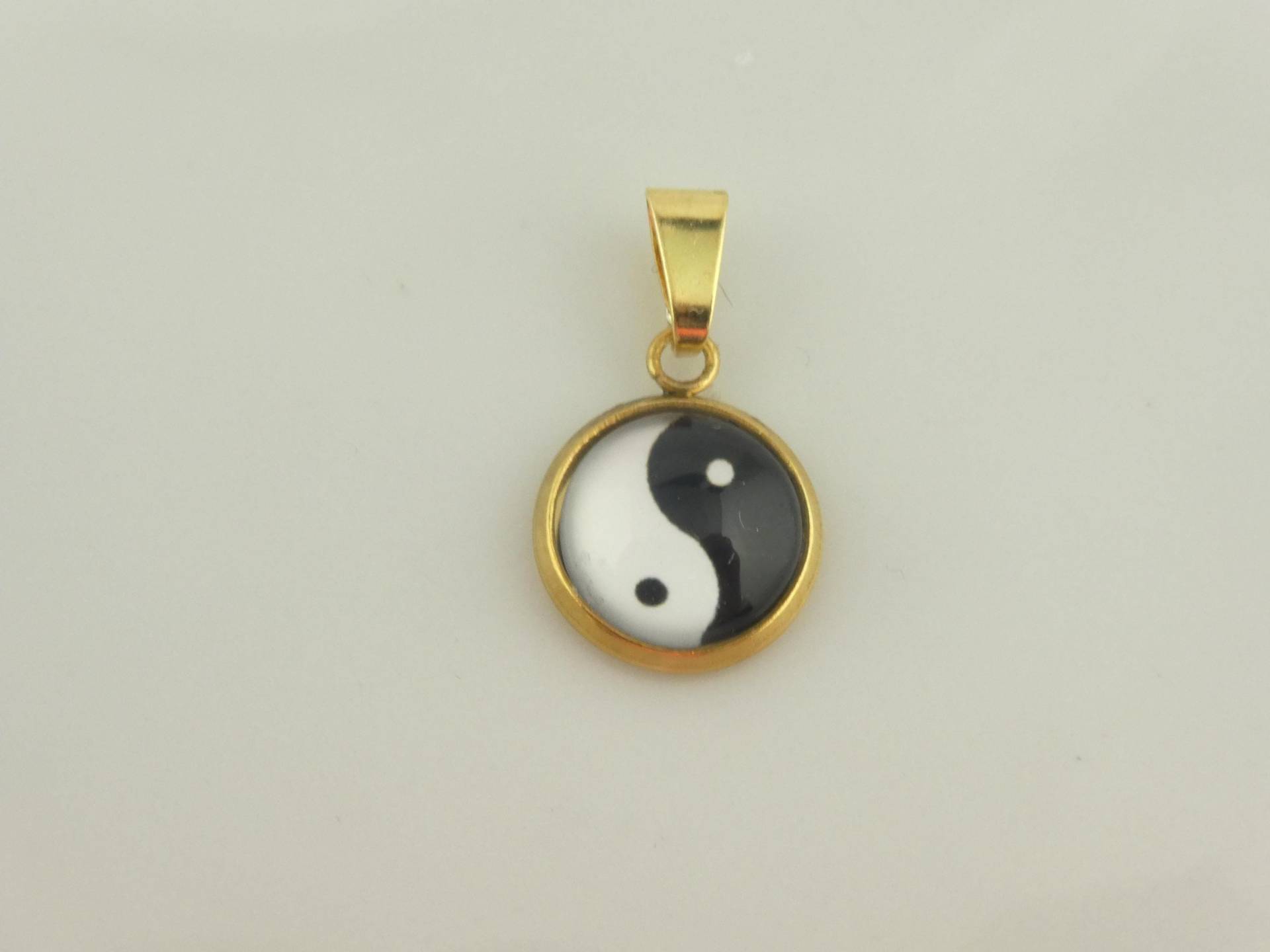 Anhänger Gold Yin Yang Schwarz Weiß 10mm Edelstahl Anhänger Gold Yin Yang Schwarz Weiß 10mm Edelstahl von GlasschmuckBirgitH