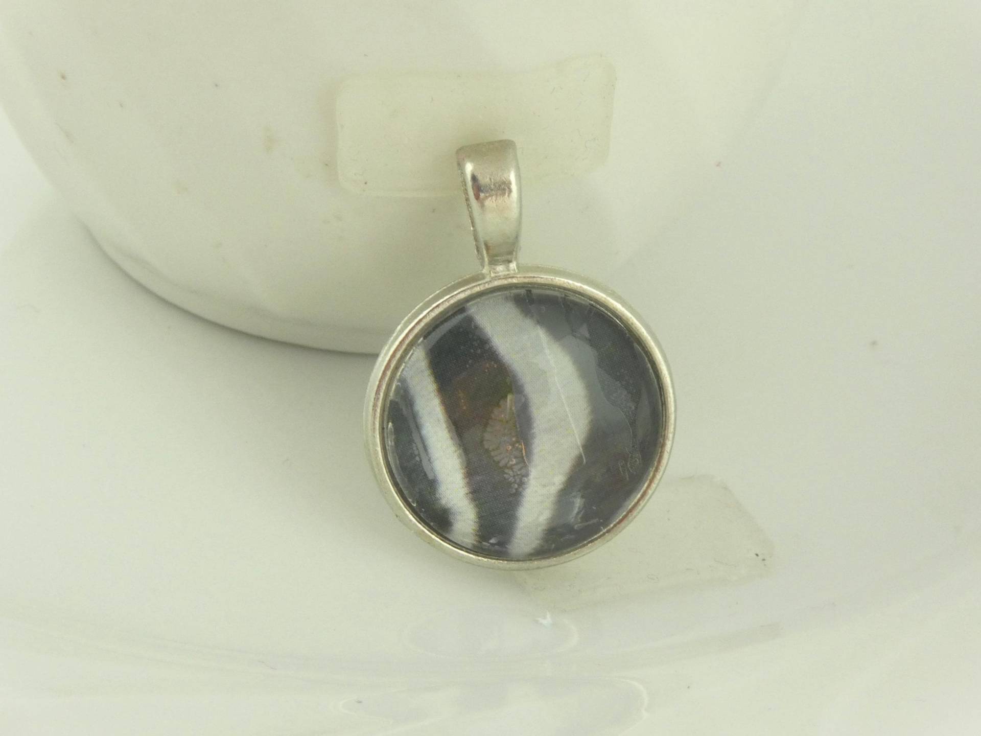 Anhänger Silber Grau Weiß 20mm von GlasschmuckBirgitH