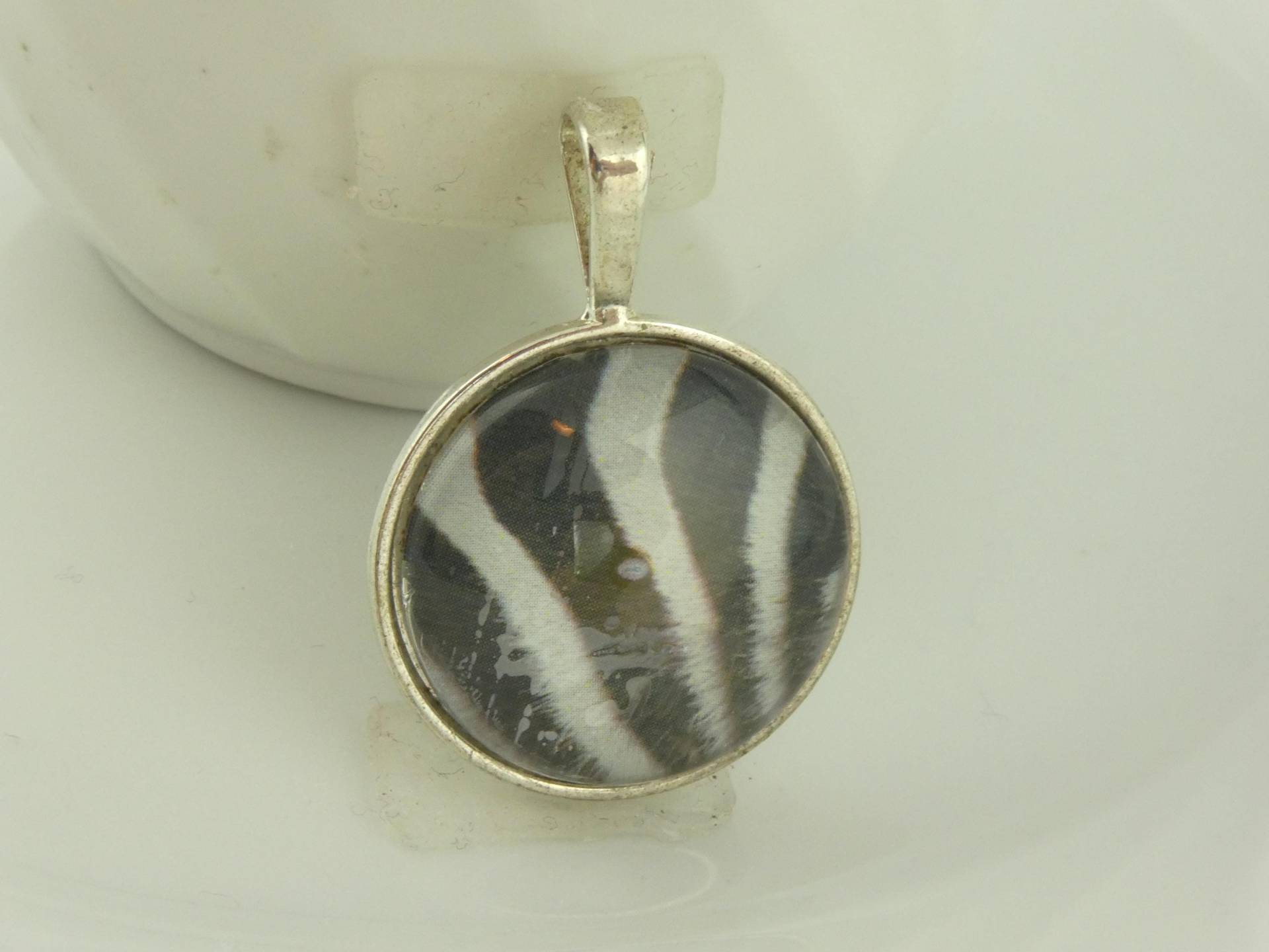 Anhänger Silber Grau Weiß 25mm Anhänger Silber Grau Weiß 25mm von GlasschmuckBirgitH