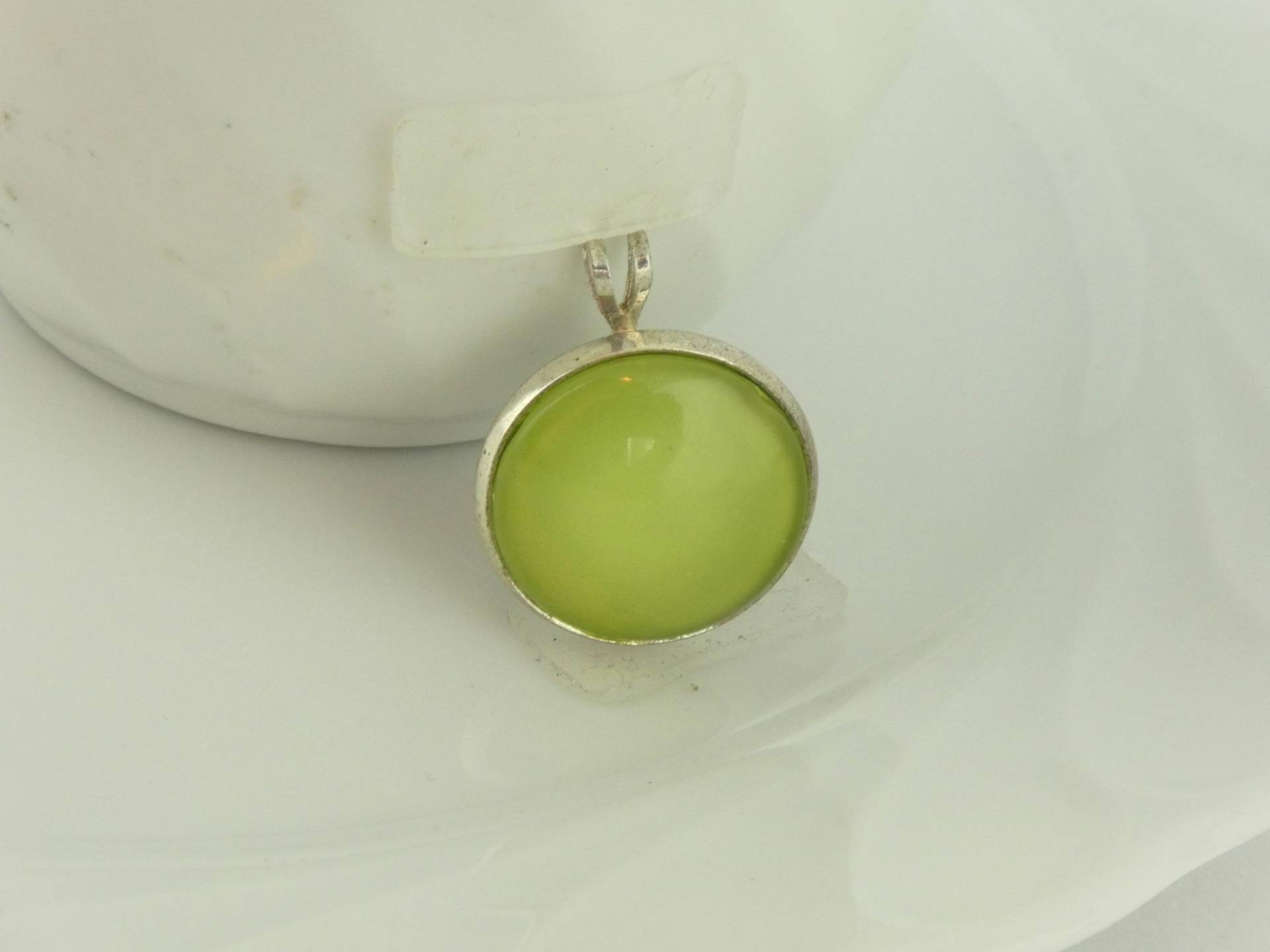 Anhänger Silber Grün Apfelgrün Hellgrün 18mm Anhänger Silber Grün Apfelgrün Hellgrün 18mm von GlasschmuckBirgitH