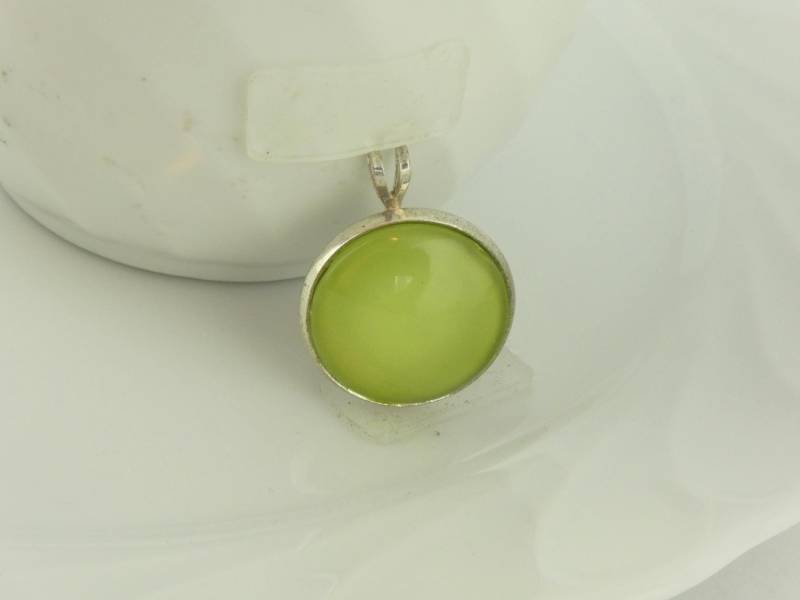 Anhänger Silber Grün Apfelgrün Hellgrün 18mm Anhänger Silber Grün Apfelgrün Hellgrün 18mm von GlasschmuckBirgitH