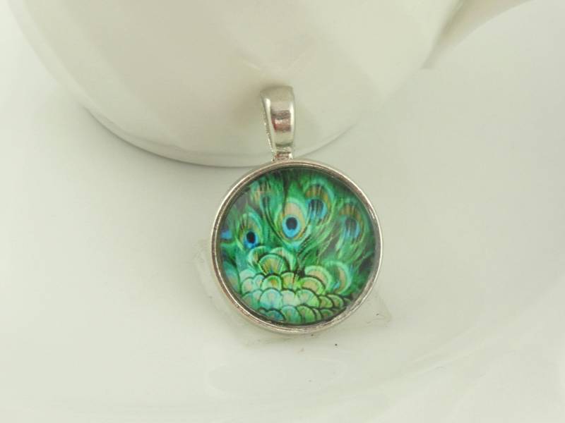 Anhänger Silber Grün Pfauenfeder 20mm Anhänger Silber Grün Pfauenfeder 20mm von GlasschmuckBirgitH