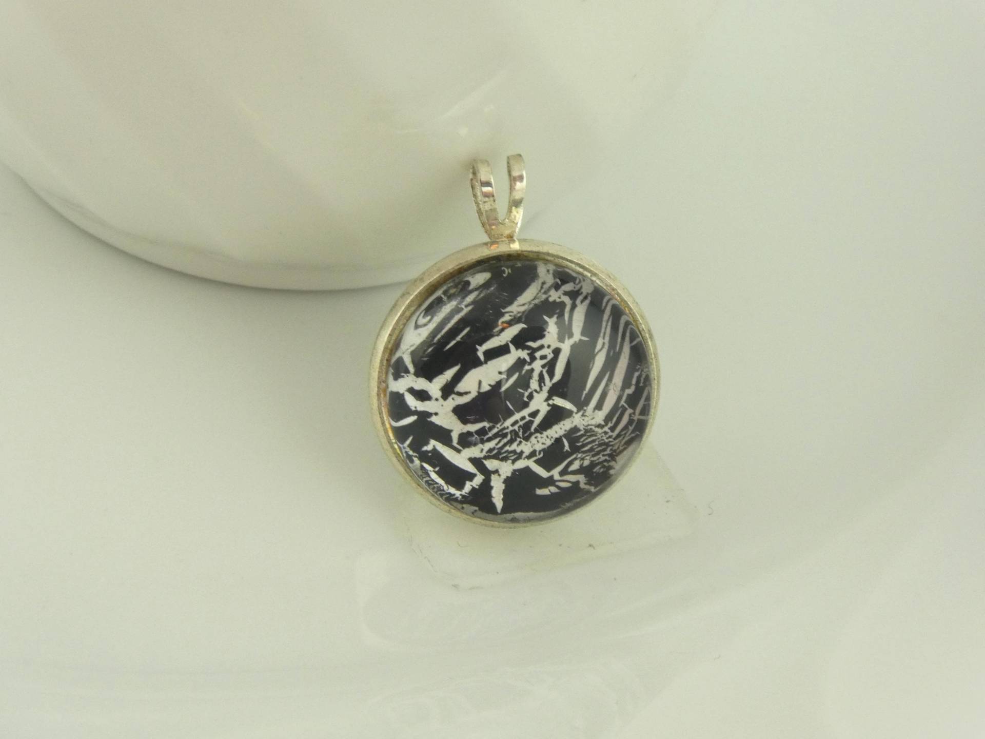 Anhänger Silber Schwarz Weiß 18mm von GlasschmuckBirgitH
