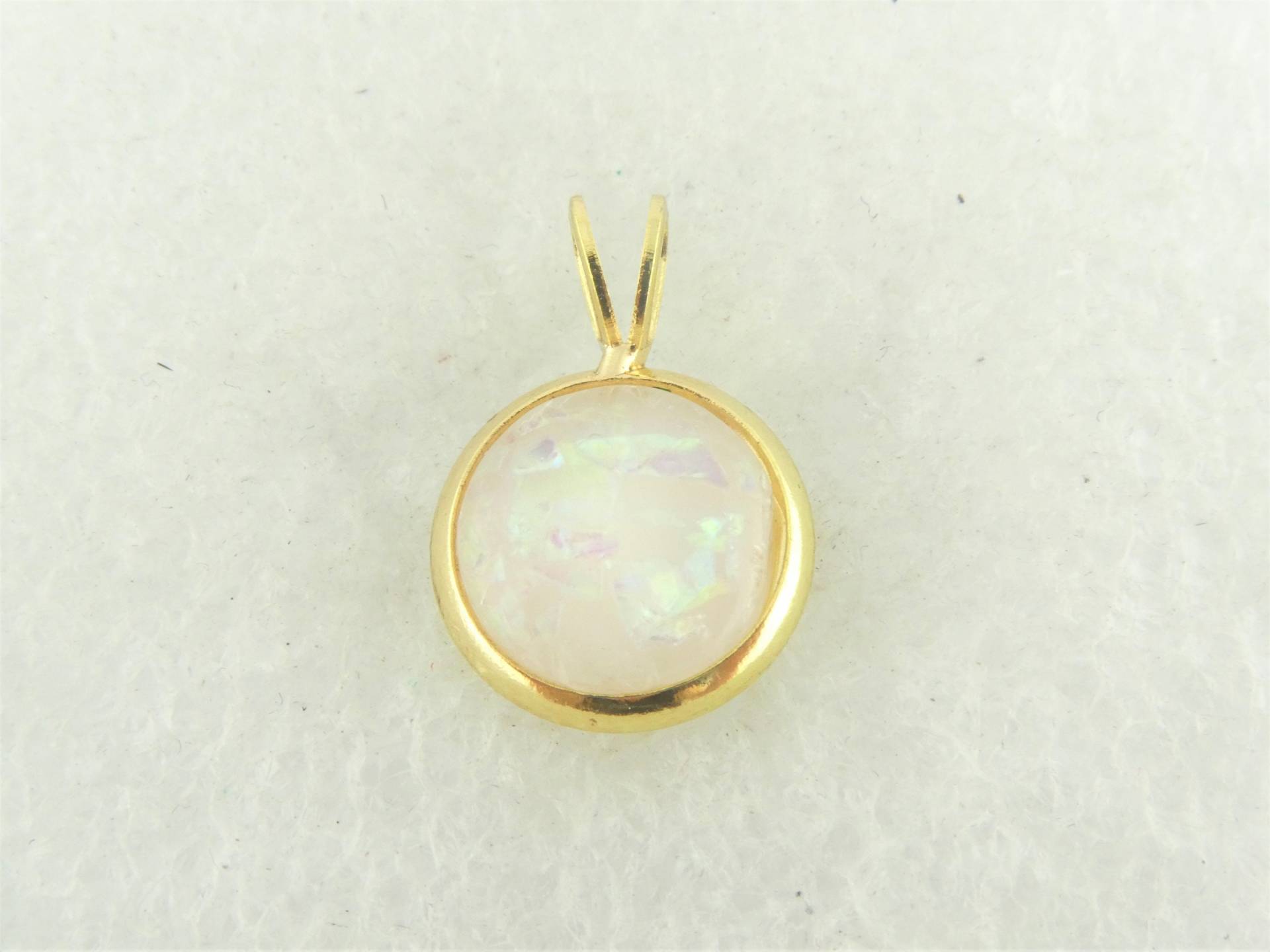 Cabochon Anhänger Gold Weiss Opal Minimalistisch Rund 10mm, Hochzeitsschmuck von GlasschmuckBirgitH