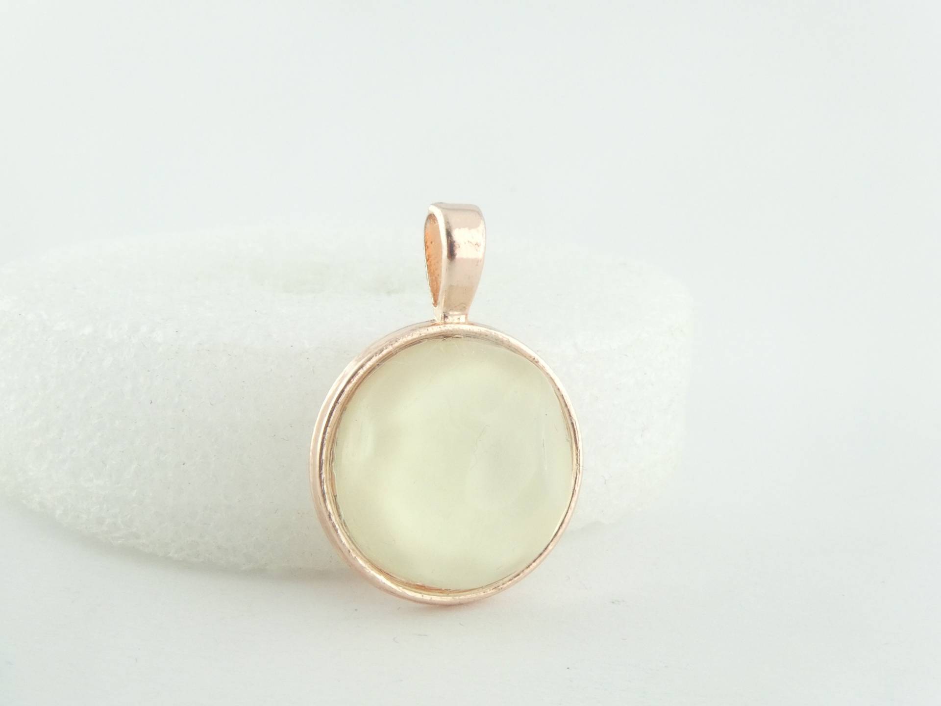 Cabochon Anhänger Rosegold-Weiss Opal Rund 20mm, Hochzeit, Braut Kette von GlasschmuckBirgitH