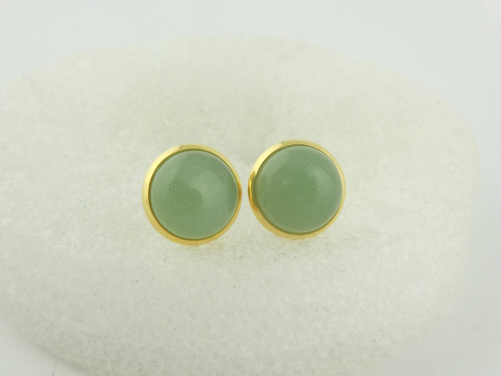 Cabochon Ohrstecker Ohrringe Gold-Jade Grün Aventurin Stein Rund Minimalistisch 10mm Edelstahl von GlasschmuckBirgitH