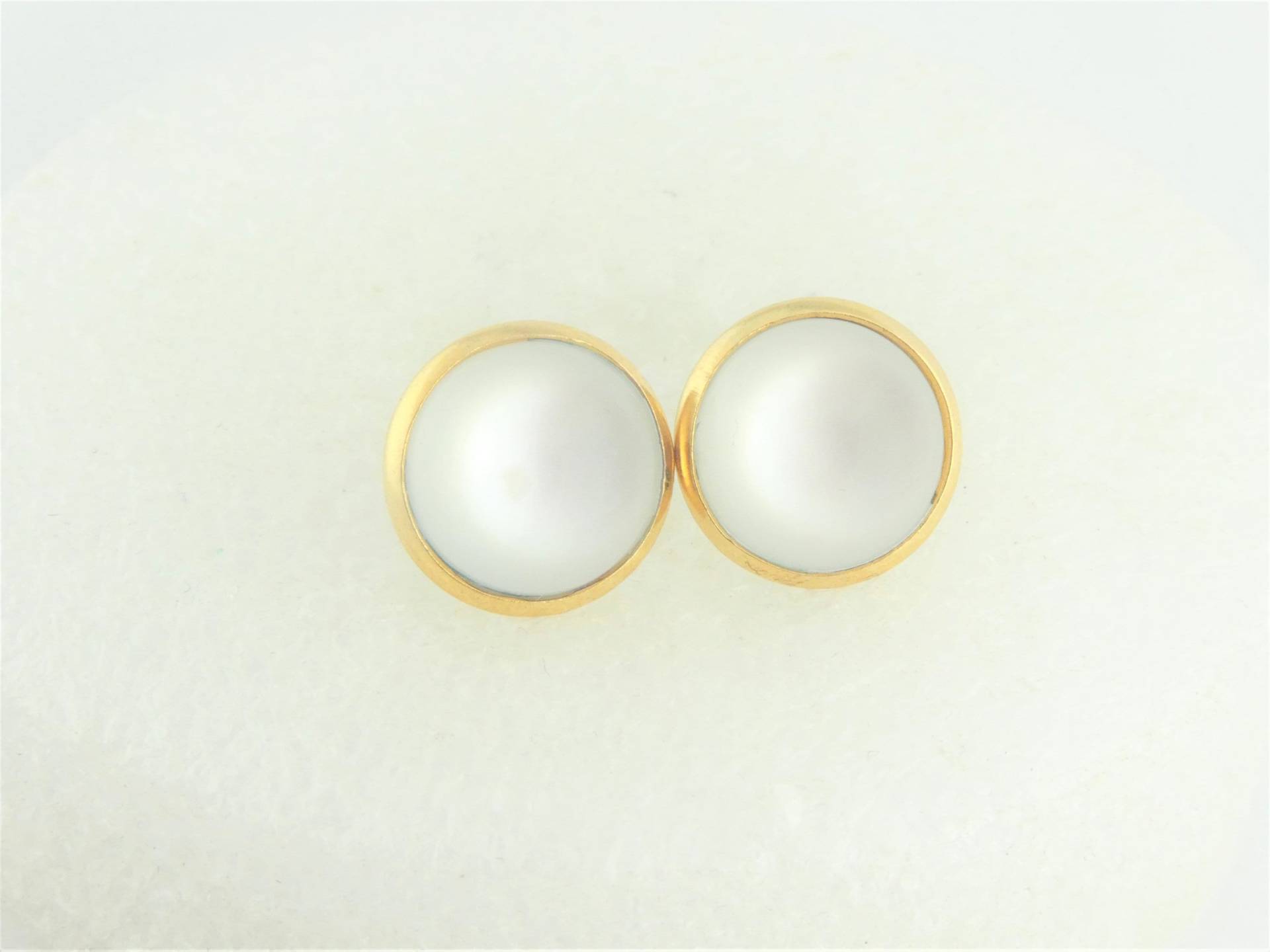 Cabochon Ohrstecker Ohrringe Gold-Weiss Opal Mondstein Rund 12mm Edelstahl von GlasschmuckBirgitH