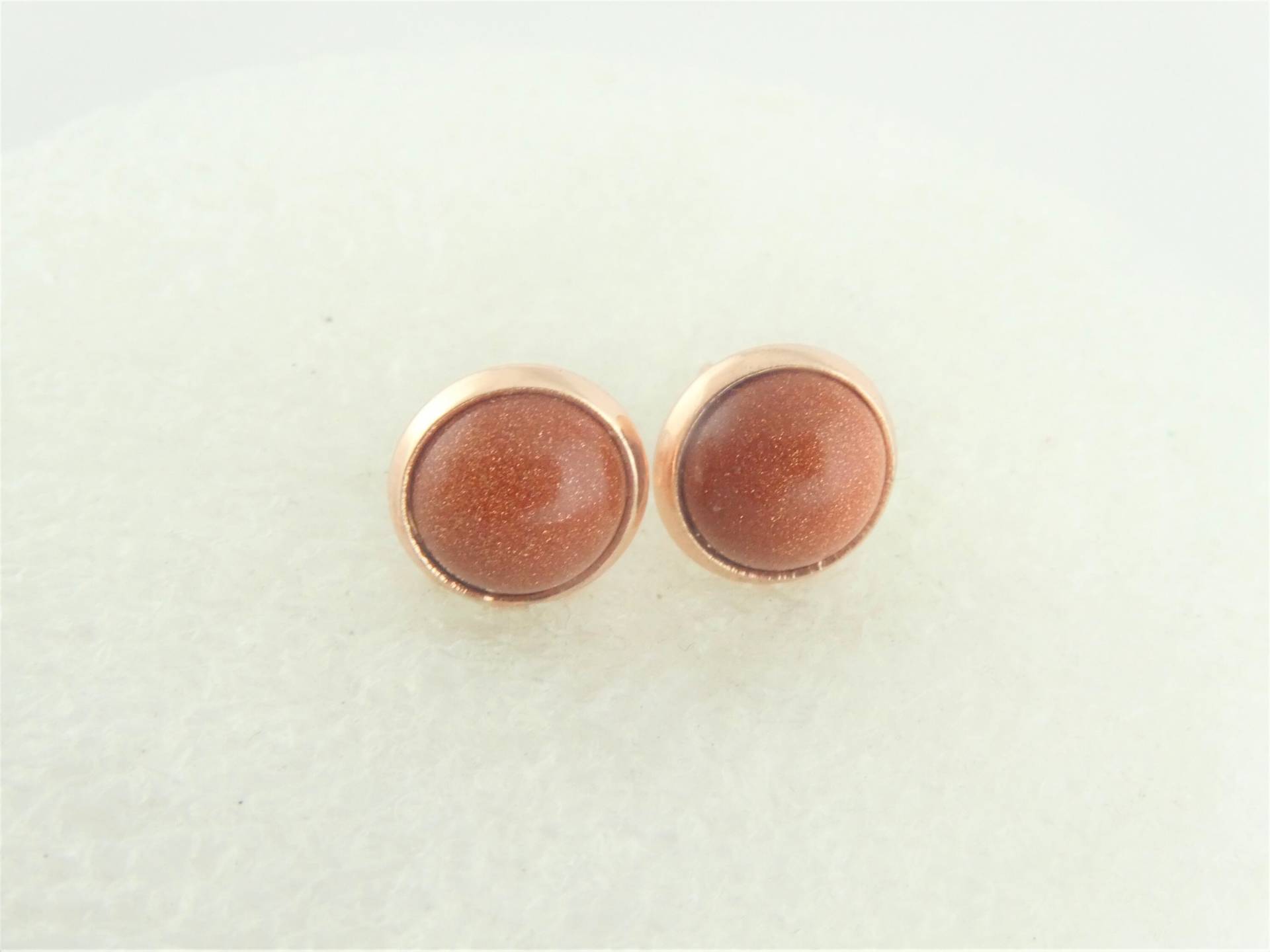 Cabochon Ohrstecker Ohrringe Rosegold-Goldfluss Goldsand Stein Rund Minimalistisch 8mm Edelstahl von GlasschmuckBirgitH