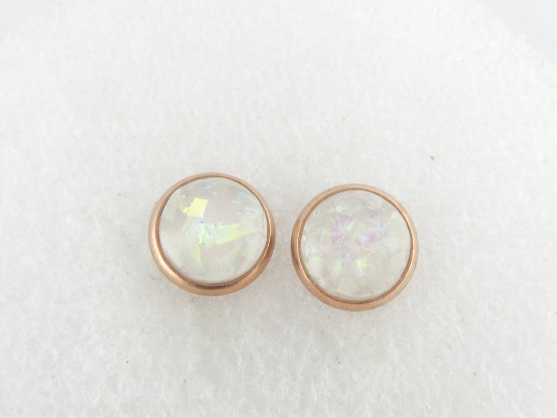 Cabochon Ohrstecker Ohrringe Rosegold Weiss Opal Rund Minimalistisch 10mm Edelstahl von GlasschmuckBirgitH