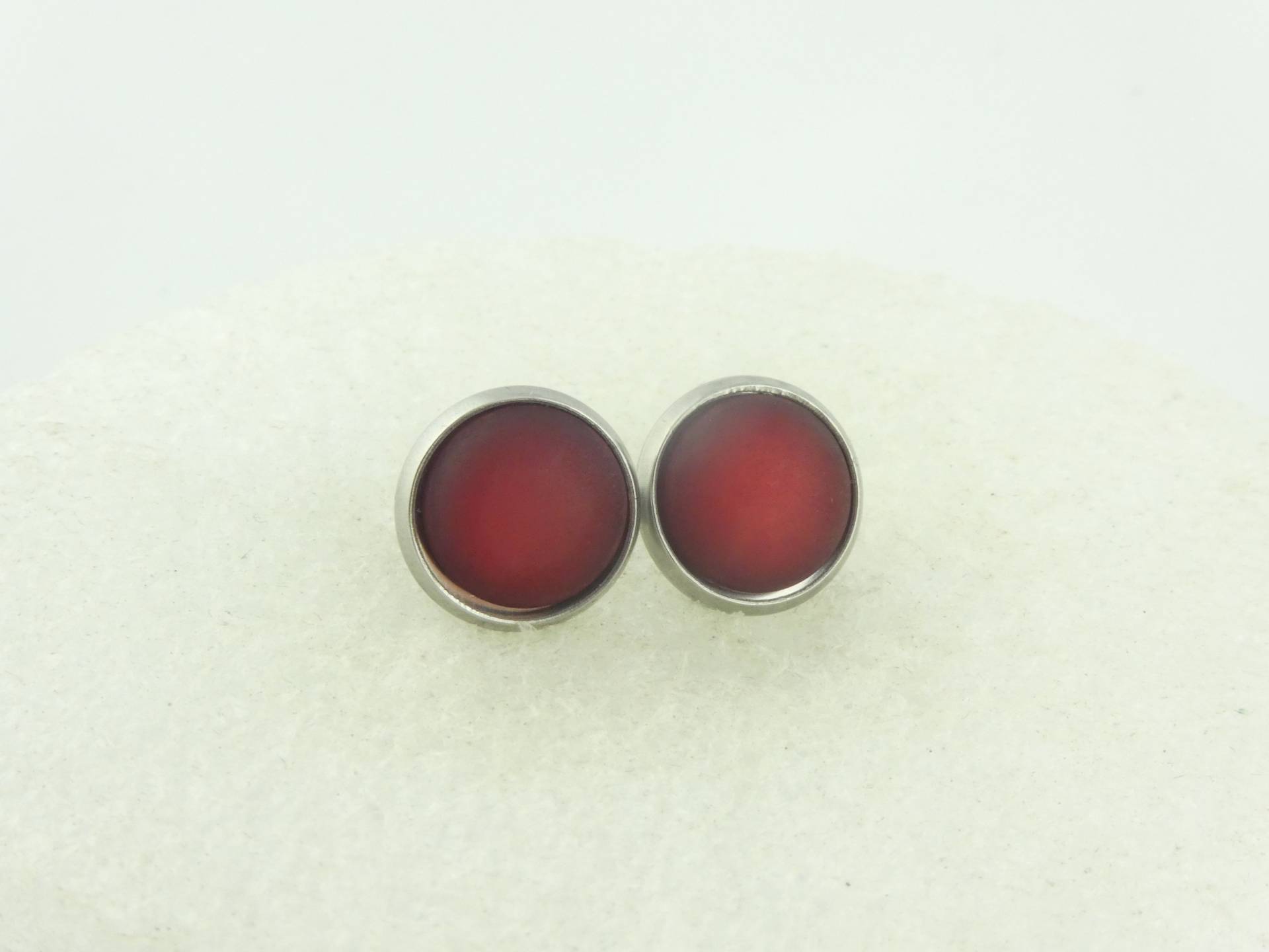 Ohrstecker Ohrringe Silber Rot Dunkelrot Matt Polaris 10mm Edelstahl von GlasschmuckBirgitH