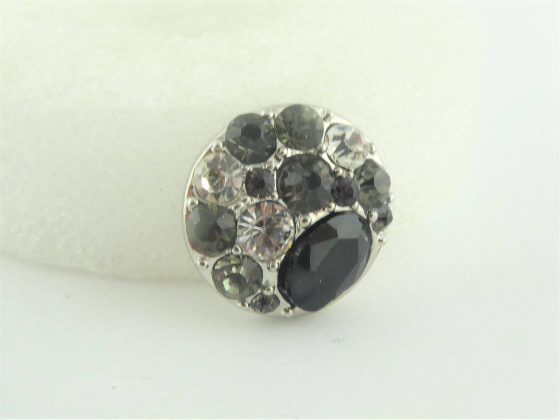 Druckknopf Chunk Metall Silber Schwarz Grau Kristall Druckknopf Chunk Metall Silber Schwarz Grau Kristall von GlasschmuckBirgitH