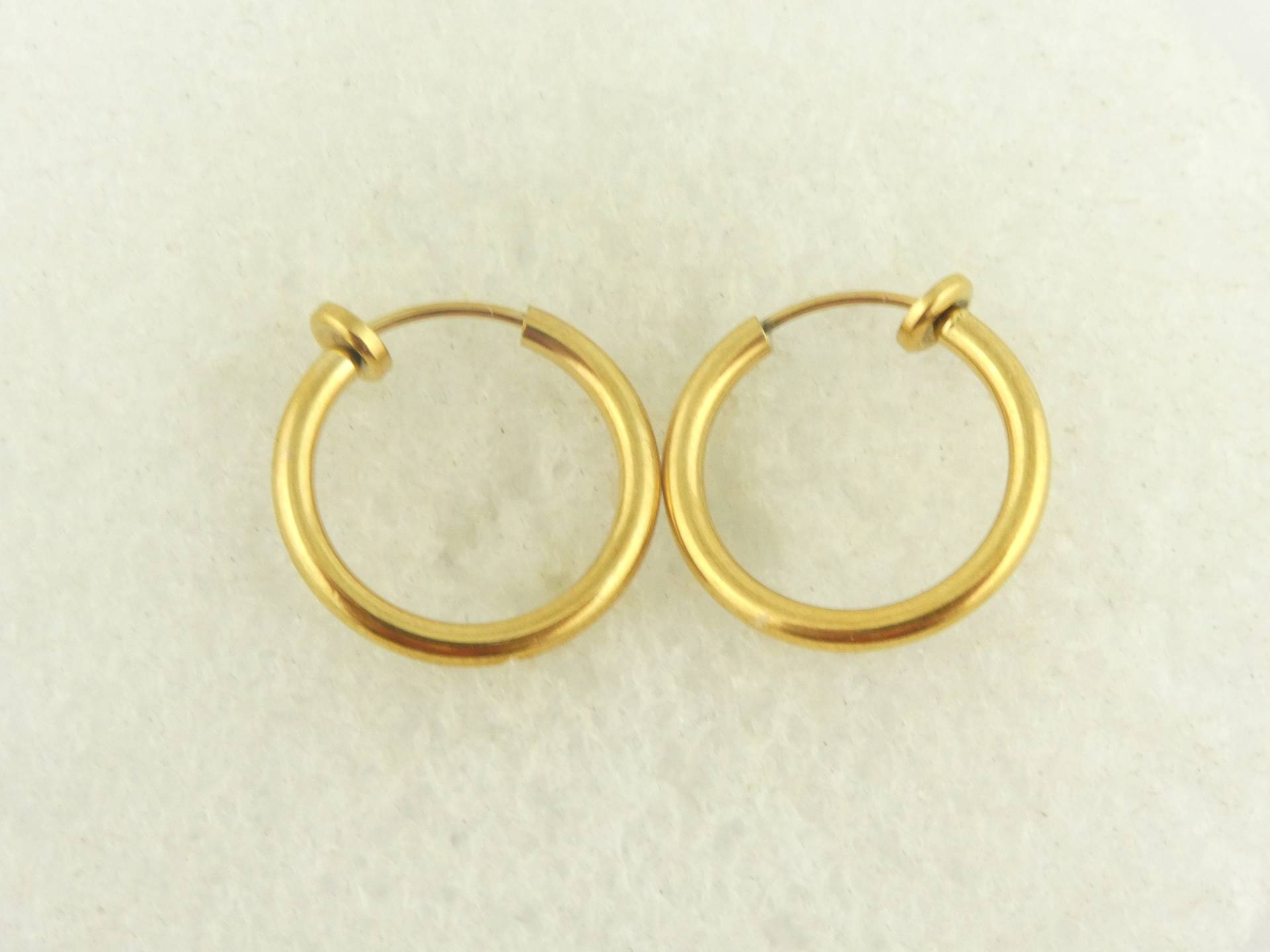 Ohrclips Creolen Ohrringe Gold Rund Minimalistisch 18mm Edelstahl, Boho von GlasschmuckBirgitH