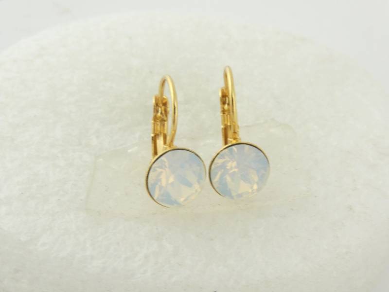Ohrringe Ohrhänger Gold Weiß Opal Swarovski Edelstahl 8mm Ohrringe Ohrhänger Gold Weiß Opal Swarovski Edelstahl 8mm von GlasschmuckBirgitH