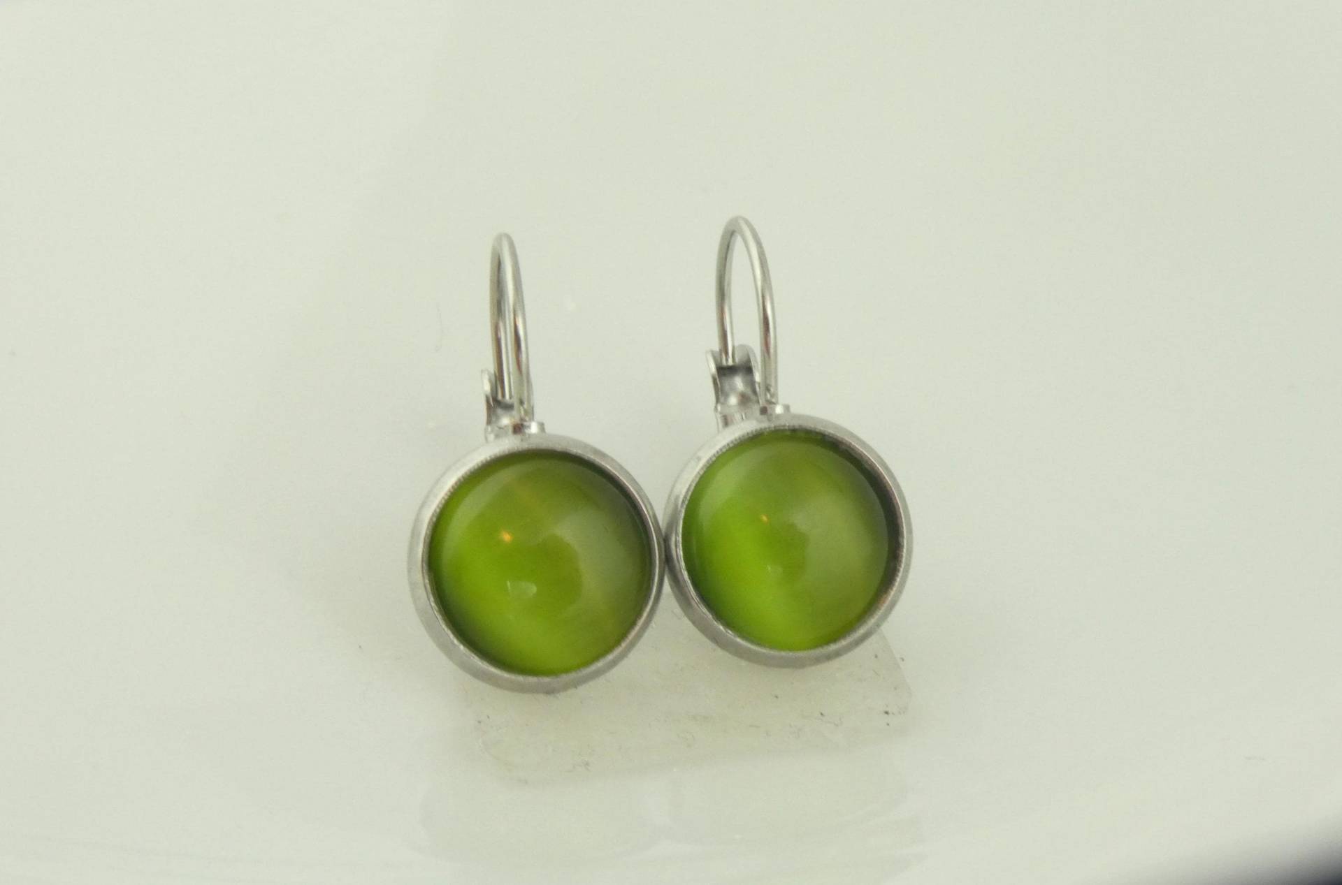 Ohrrringe Ohrhänger Silber Grün Katzenaugen 10mm Edelstahl Ohrrringe Ohrhänger Silber Grün Katzenaugen 10mm Edelstahl von GlasschmuckBirgitH