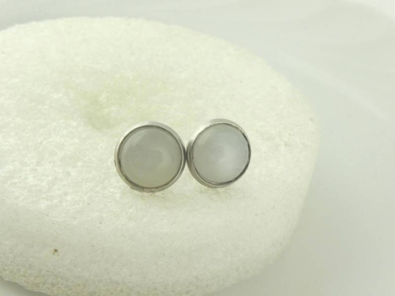 Ohrstecker Ohrringe Silber Weiß Milchig Mondstein 10mm Edelstahl von GlasschmuckBirgitH