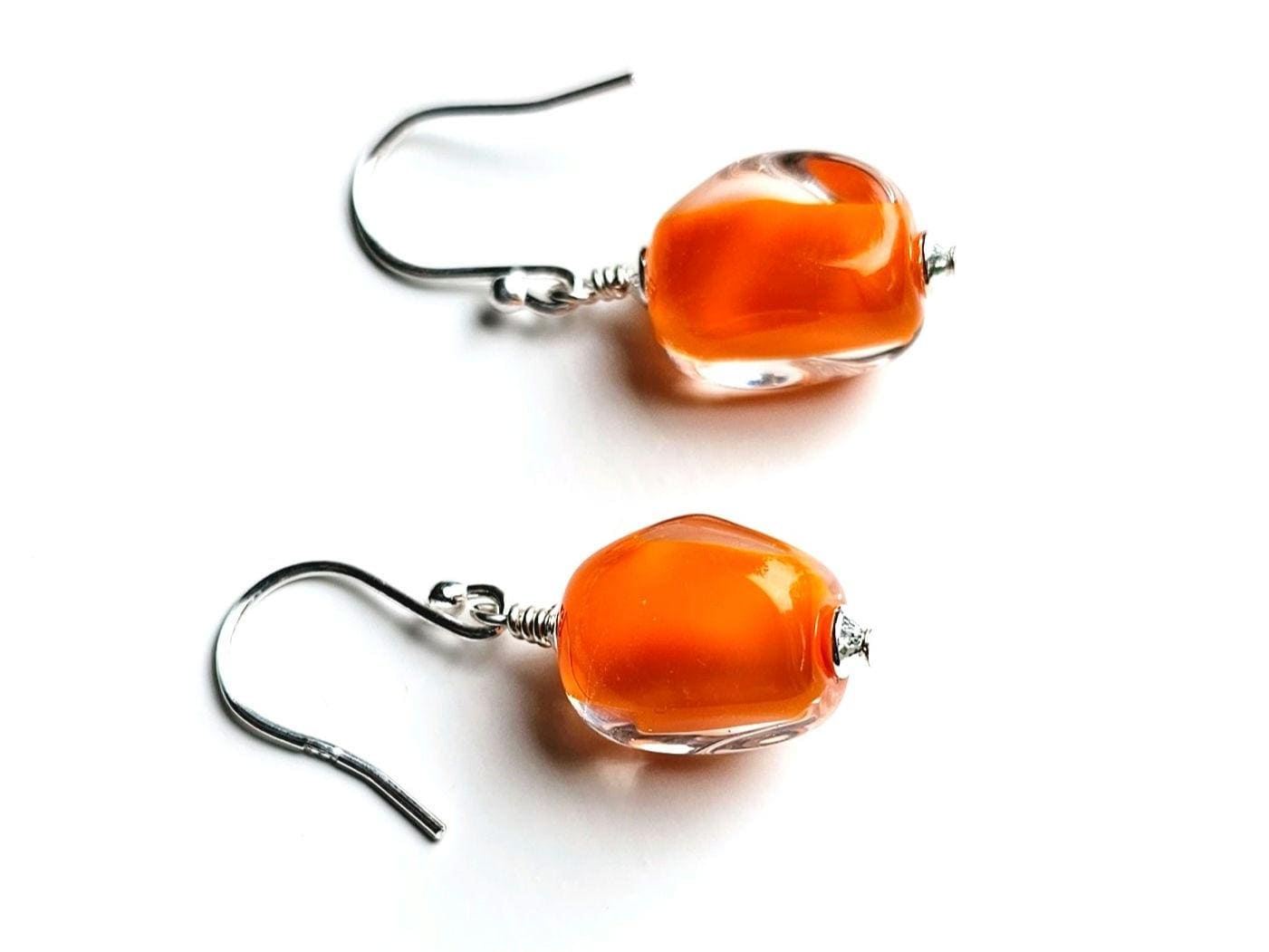 Orange Muranoglas Ohrringe Handgemachte Sterling Silber Ohrhänger Orange Muranoglas Ohrringe Handgemachte Sterling Silber Ohrhänger von Glassistudio