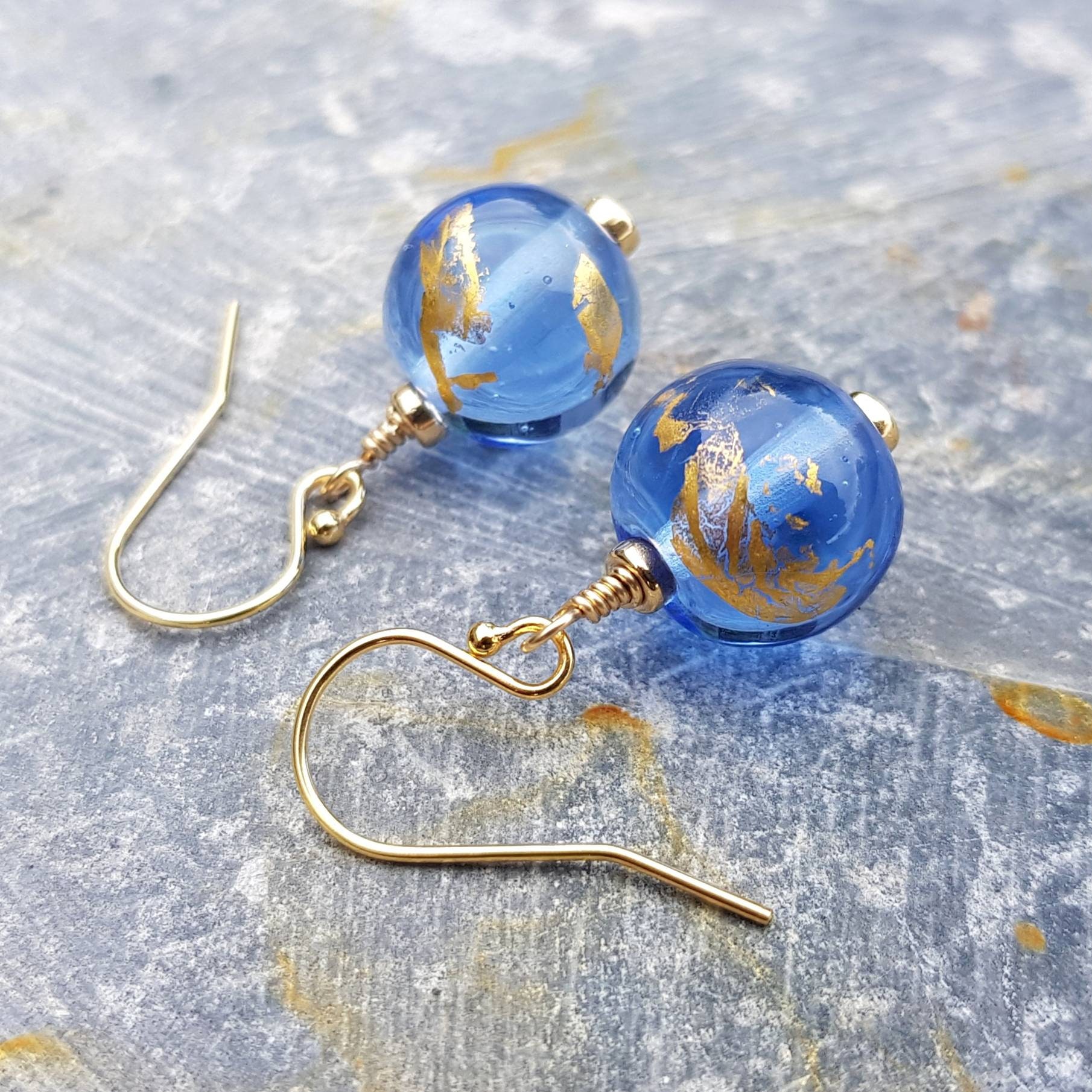 Zarte Blau Und Gold Murano Glas Ohrringe | Handgefertigt Mit 24K Blattgold Zarte Blau Und Gold Murano Glas Ohrringe | Handgefertigt Mit 24K Blattgold von Glassistudio
