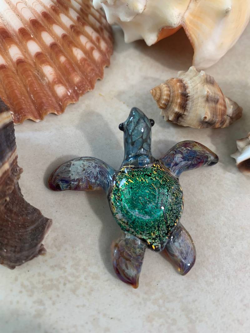 Grüne Meeresschildkröte Anhänger Golden Ray Strandschmuck von Glassnfire