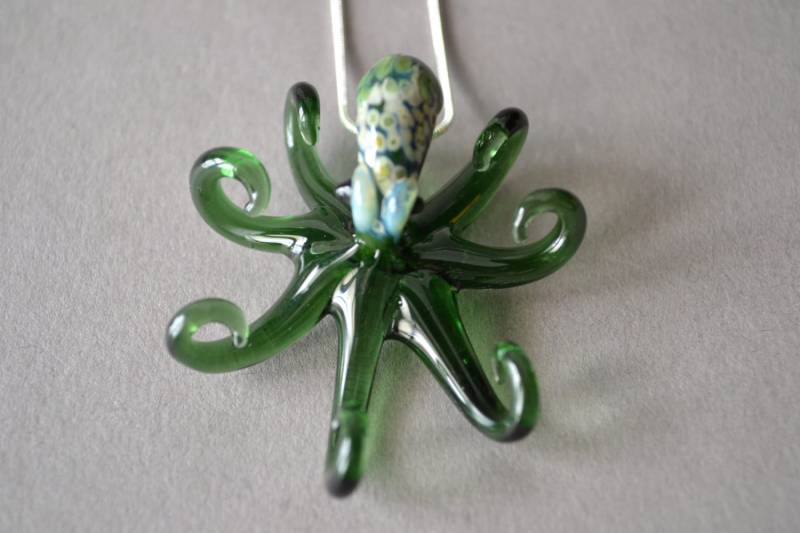 Grüner Oktopus Anhänger Kraken Tentakel Schmuck von Glassnfire