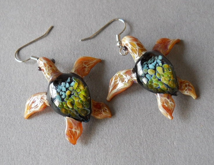 Meeresschildkröte Ohrringe von Glassnfire