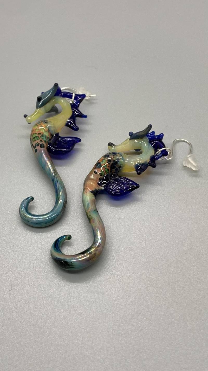 Seepferdchen Ohrring Schmuck Blauer Ozean Geschenk Seeglas Strand Kunst Ohrringe von Glassnfire