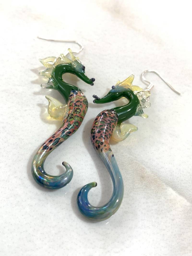 Seepferdchen Ohrringe Glas Nautik Strand Schmuck Taucher Geschenk Ozean Handwerker Einzigartige Handgemachte Sea Life von Glassnfire