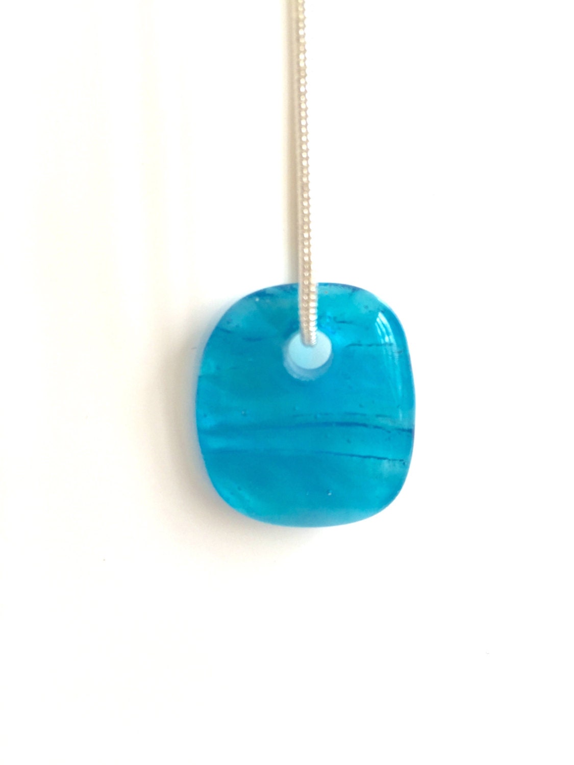 Blaue Ozean Welle Verschmolzen Glas Halskette von GlassyAllie