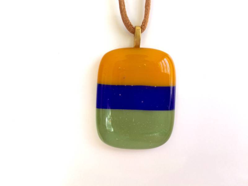 Orange Blau Und Grün Gestreift Rechteck Verschmolzen Glas Halskette Orange Blau Und Grün Gestreift Rechteck Verschmolzen Glas Halskette von GlassyAllie