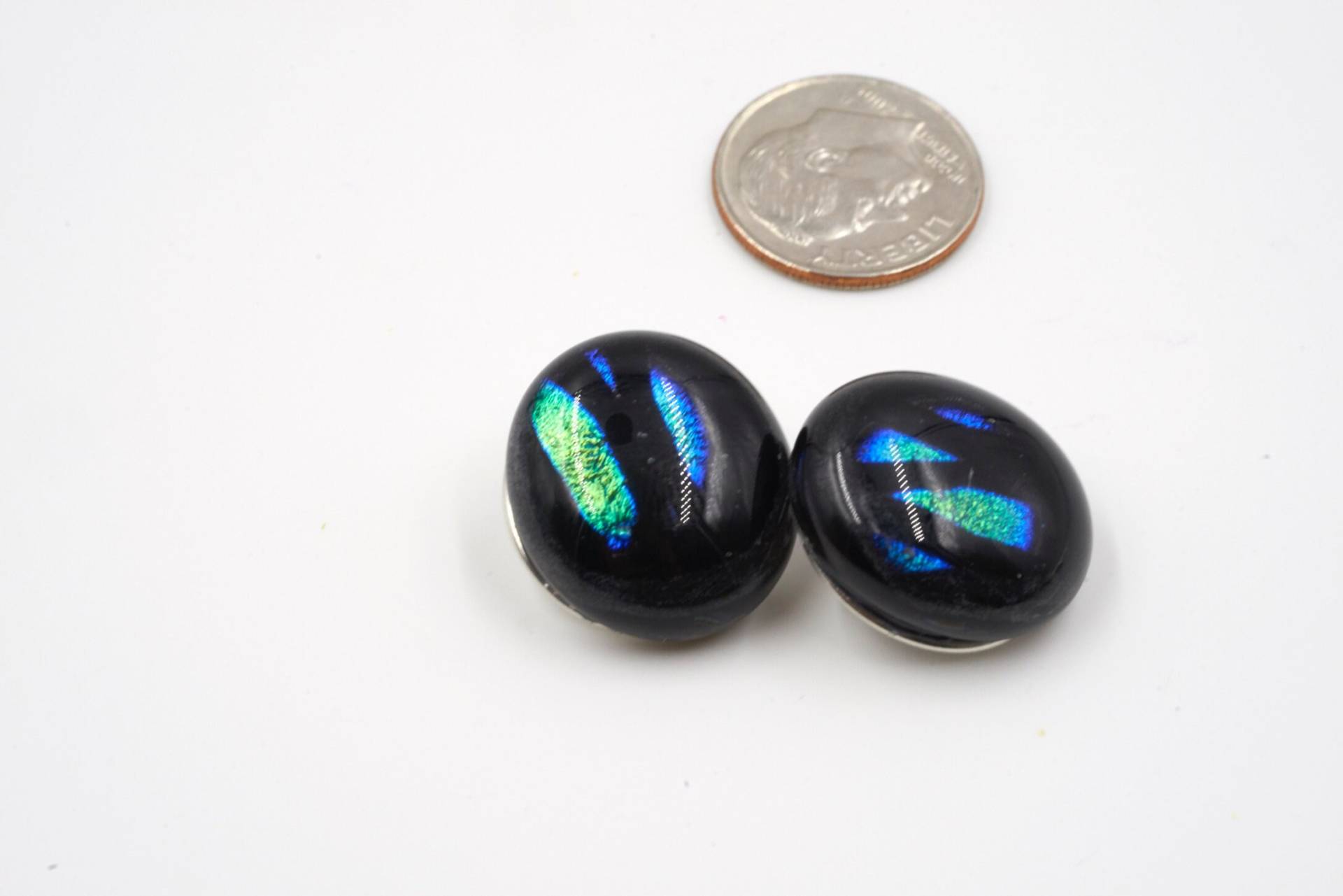 Snap Fusing Glass Charms - Oval Dichroic Schwarz, Grün, Blau Snap Fusing Glass Charms - Oval Dichroic Schwarz, Grün, Blau von GlassyEyedCreations