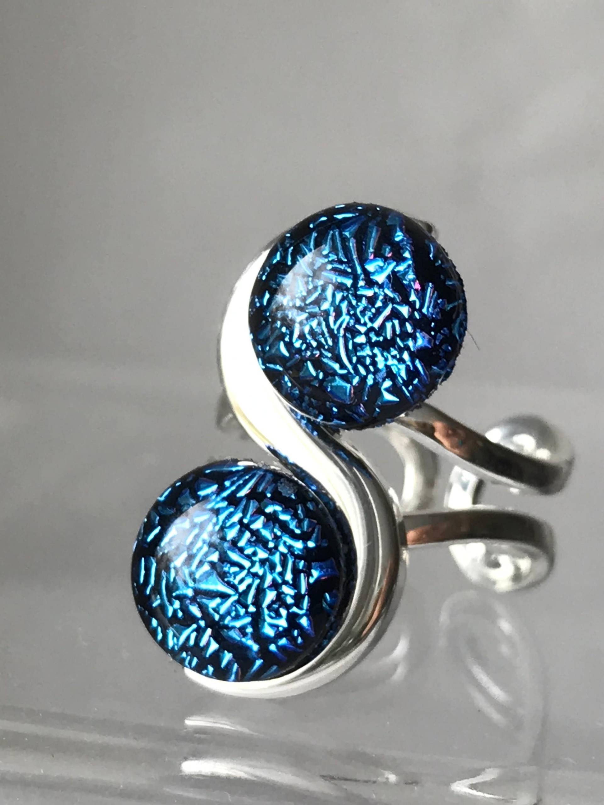 Himmelblau Dichroic Glasring Verstellbare Silber Überzogene Ring Himmelblau Dichroic Glasring Verstellbare Silber Überzogene Ring von GlassybitsDesign