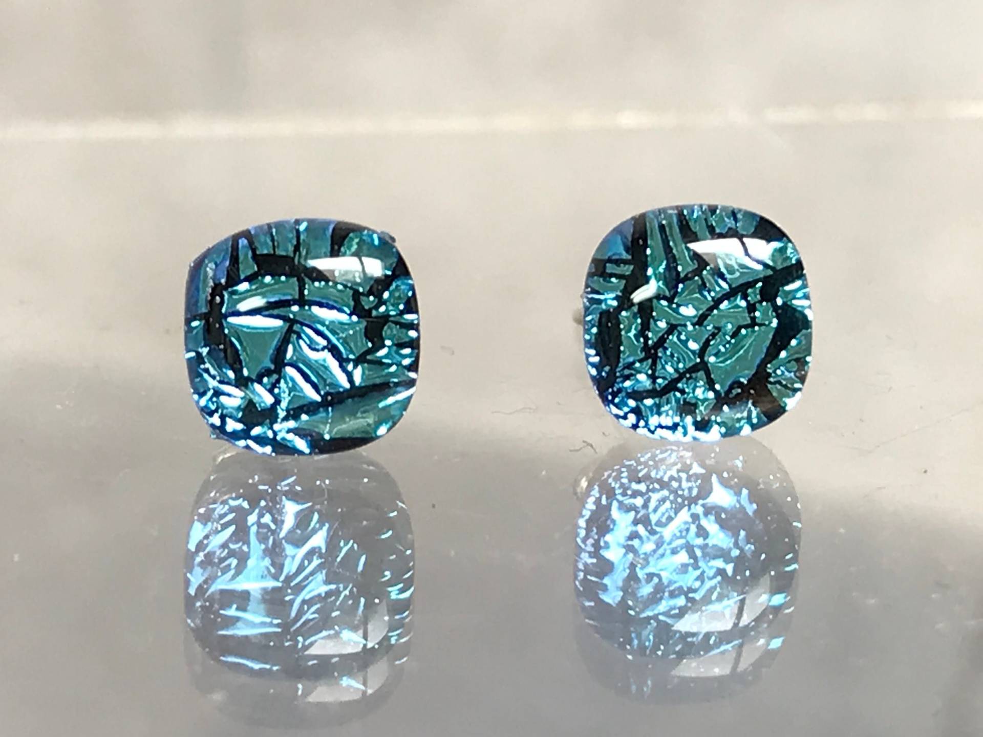 Kleine Hellblaue Quadrat/Rechteck Ohrstecker Mit Sterling Silber 925 Ohrsteckern von GlassybitsDesign